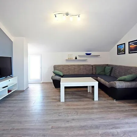 Apartment Branka Starigrad - Cdn051015-dye *