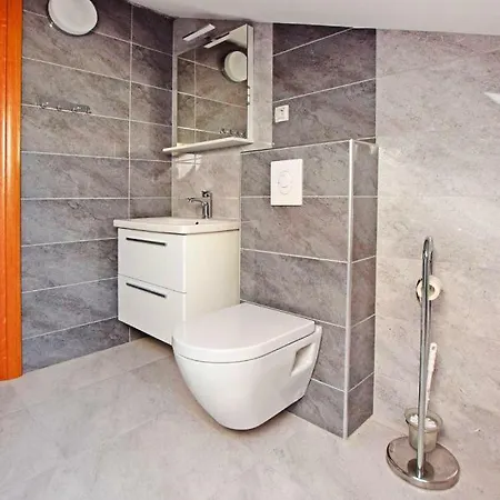Branka Starigrad - Cdn051015-dye * Starigrad Paklenica